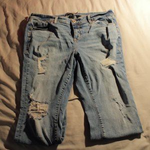 Boyfriend Straight/ Wide Cut/ Ripped Jeans